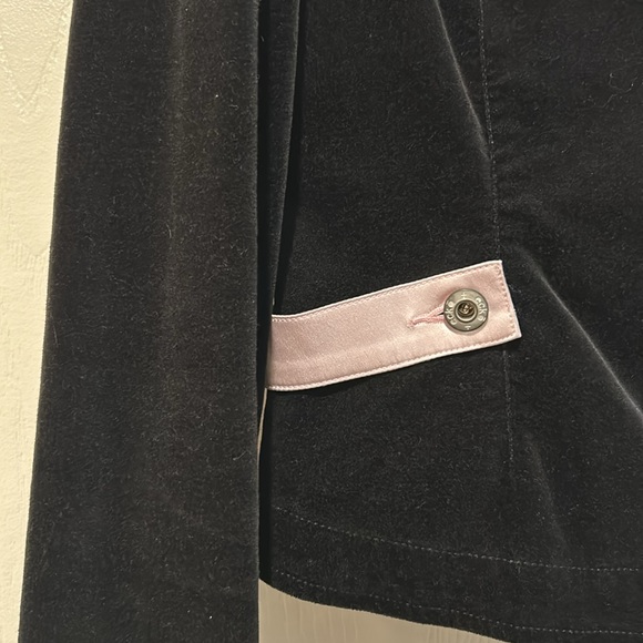 Black Velvet Ladies Blazer with Light Pink Satin Lapel - Picture 4 of 6
